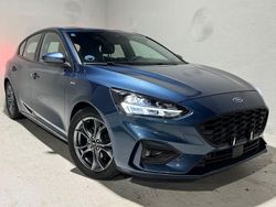 Blau Gebraucht 2020 Ford Focus ST-Line Limousine | 16.600 € (Etwas zu teuer)