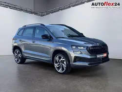 Moonweis metallic Neu 2025 Skoda Karoq SportLine SUV | 36.605 € (Fairer Preis)