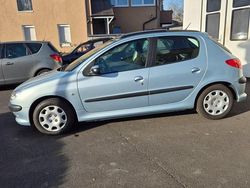 Grau Gebraucht 2005 Peugeot 206 Kleinwagen | 2.900 € (Fairer Preis)