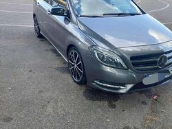 Grau Gebraucht 2013 Mercedes B180 Van / Kleinbus | 8.900 €