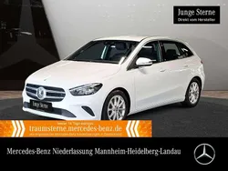 Weiß Gebraucht 2021 Mercedes B200 Progressive Van / Kleinbus | 25.890 € (Fairer Preis)