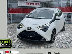 Weiß Gebraucht 2022 Toyota Aygo X-play Kleinwagen | 10.990 € (Superpreis)