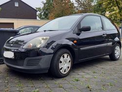 Schwarz Gebraucht 2007 Ford Fiesta Ambiente Kleinwagen | 2.200 € (Etwas zu teuer)