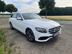 Weiß Gebraucht 2016 Mercedes E220 Avantgarde Kombi | 16.400 € (Fairer Preis)