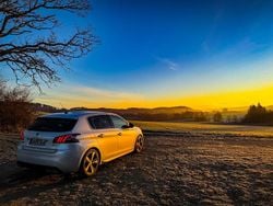 Weiß Gebraucht 2020 Peugeot 308 GT Limousine | 15.900 € (Fairer Preis)