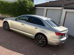 Gelb Gebraucht 2016 Audi A4 Sport Limousine | 16.500 € (Fairer Preis)