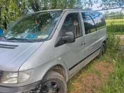 Silber Gebraucht 2003 Mercedes Vito Van / Kleinbus | 2.200 €
