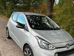 Silber Gebraucht 2020 Hyundai i10 YES! Kleinwagen | 12.299 € (Etwas zu teuer)