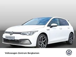 Weiß Gebraucht 2020 VW Golf VIII Style Limousine | 20.415 € (Fairer Preis)