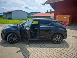 Schwarz Gebraucht 2017 Toyota C-HR Lounge SUV | 17.900 € (Fairer Preis)