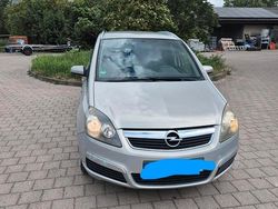 Silber Gebraucht 2005 Opel Zafira Van / Kleinbus | 2.300 €