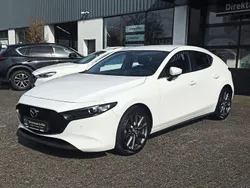 Weiß Gebraucht 2021 Mazda 3 Selection Limousine | 20.480 € (Fairer Preis)