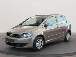 Kaschmirbraun Gebraucht 2011 VW Golf Plus Cross Trendline Van / Kleinbus | 6.390 € (Etwas zu teuer)