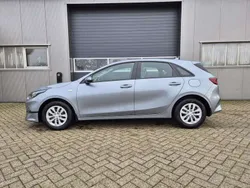 Lunarsilber metallic Neu 2025 Kia Ceed Vision Limousine | 24.239 € (Guter Preis)