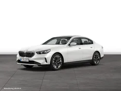 Mineralweiß metallic Gebraucht 2024 BMW i5 Comfort Edition Limousine | 61.874 €