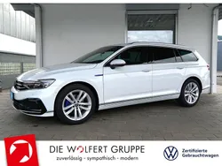Gletscherweiß metallic Gebraucht 2023 VW Passat GTE Kombi | 32.450 € (Guter Preis)
