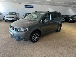 Grau Gebraucht 2011 VW Touran Comfortline Van / Kleinbus | 5.750 € (Fairer Preis)