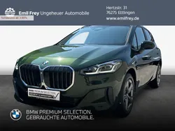 Grün Gebraucht 2024 BMW 218 Active Tourer Van / Kleinbus | 32.990 € (Superpreis)