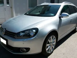 Silber metallic Gebraucht 2011 VW Golf VI Highline Kombi | 18.500 €