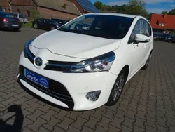 Weiß Gebraucht 2014 Toyota Verso Comfort Van / Kleinbus | 13.980 € (Fairer Preis)