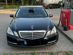 Schwarz Gebraucht 2012 Mercedes E220 Limousine | 8.200 € (Fairer Preis)