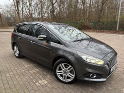 Grau Gebraucht 2017 Ford S-MAX Titanium Van / Kleinbus | 21.750 € (Etwas zu teuer)