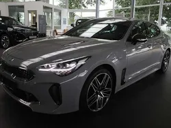 Grau Gebraucht 2020 Kia Stinger | 37.690 € (Teuer)