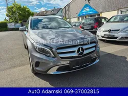Grau Gebraucht 2016 Mercedes GLA180 Urban SUV | 19.900 € (Fairer Preis)