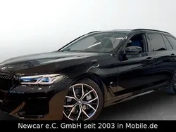 Black sapphire metallic Gebraucht 2024 BMW 530 M Sport Kombi | 63.070 €