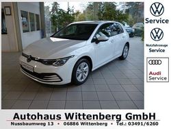 Weiß Gebraucht 2023 VW Golf VIII Life Limousine | 24.749 € (Guter Preis)