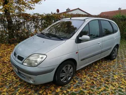 Grau Gebraucht 2002 Renault Scénic Van / Kleinbus | 1.999 €
