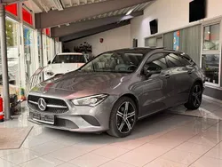 Grau Gebraucht 2022 Mercedes CLA200 Shooting Brake Night Kombi | 26.999 € (Fairer Preis)