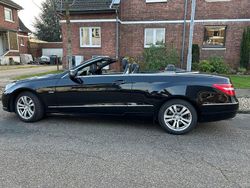Schwarz Gebraucht 2011 Mercedes E200 Avantgarde Cabrio | 12.200 € (Etwas zu teuer)