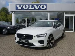 Crystal white Gebraucht 2024 Volvo S60 Ultimate Limousine | 38.900 € (Superpreis)