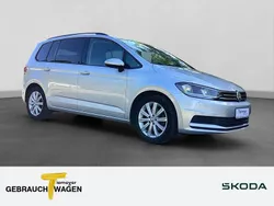 Silber Gebraucht 2017 VW Touran Comfortline Van / Kleinbus | 18.480 € (Etwas zu teuer)