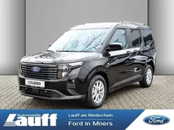 Schwarz Gebraucht 2024 Ford Tourneo Courier Titanium Van / Kleinbus | 26.490 € (Fairer Preis)