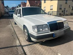 Weiß Gebraucht 1990 Mercedes E250 Limousine | 11.000 €