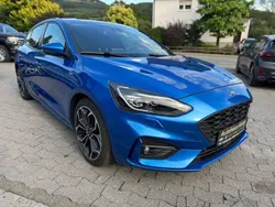 Blau Gebraucht 2019 Ford Focus ST-Line Limousine | 18.990 € (Fairer Preis)