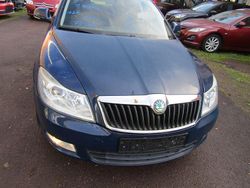 Blau Gebraucht 2011 Skoda Octavia Family Kombi | 2.990 € (Superpreis)