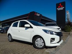 Weiß Gebraucht 2022 Mitsubishi Space Star Select Limousine | 10.290 € (Fairer Preis)