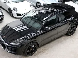 Schwarz Gebraucht 2018 Porsche Cayenne Turbo SUV | 46.990 €