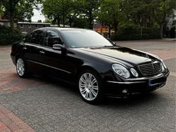 Schwarz Gebraucht 2006 Mercedes E350 Avantgarde Limousine | 11.999 € (Etwas zu teuer)