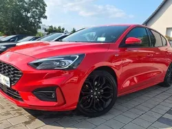 Rot Gebraucht 2019 Ford Focus ST-Line Limousine | 13.990 € (Guter Preis)