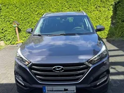 Grau Gebraucht 2016 Hyundai Tucson Premium SUV | 15.900 € (Guter Preis)