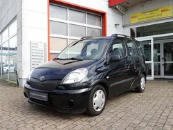 Schwarz Gebraucht 2000 Toyota Yaris Verso Van / Kleinbus | 3.500 € (Fairer Preis)