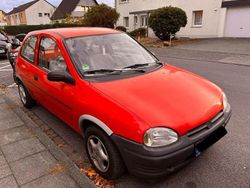 Rot Gebraucht 1996 Opel Corsa Limousine | 1.199 € (Fairer Preis)