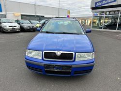 Blau Gebraucht 2004 Skoda Octavia Ambiente Kombi | 390 € (Superpreis)