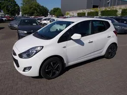 Weiß Gebraucht 2014 Hyundai ix20 Van / Kleinbus | 9.000 € (Teuer)