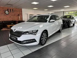 Weiß Gebraucht 2022 Skoda Superb Ambition Kombi | 21.490 € (Fairer Preis)