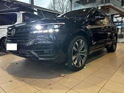 Schwarz Gebraucht 2021 VW Touareg R SUV | 50.490 € (Guter Preis)